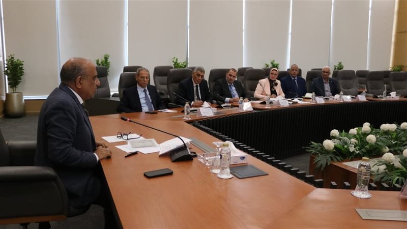 اجتماع وزير الكهرباء