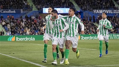 نهائي دوري المؤتمر الأوروبي، بيتيس يتقدم على تشيلسي بهدف في الشوط الأول 