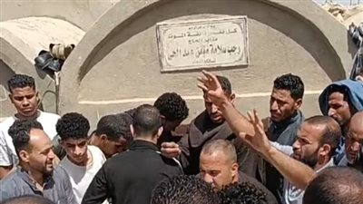 أهالي 7 قرى بالفيوم يشيعون جثامين ضحايا حادث إجدابيا بليبيا (صور)