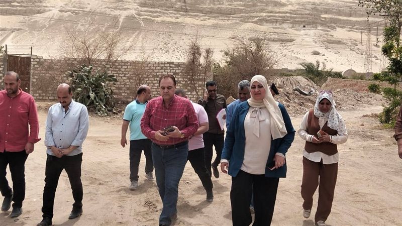 سكرتير سوهاج يعاين