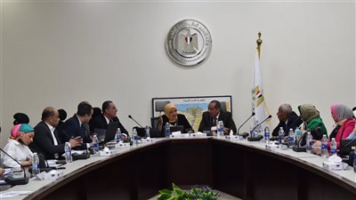 إجراءات جديدة لتطوير تشكيل مجالس إدارات المعاهد واختيار العمداء.. اقتصار العضوية بمجالس إدارات المعاهد العليا على معهد واحد.. واختيار العميد من بين ثلاثة مرشحين