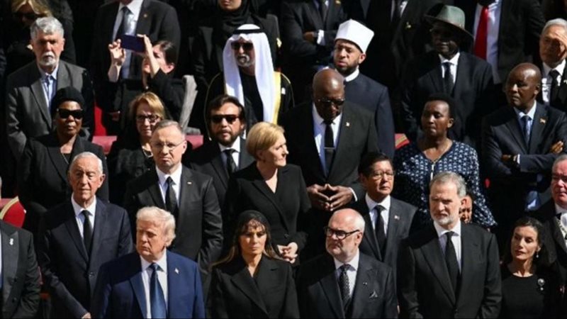 وزير الأوقاف من عزاء