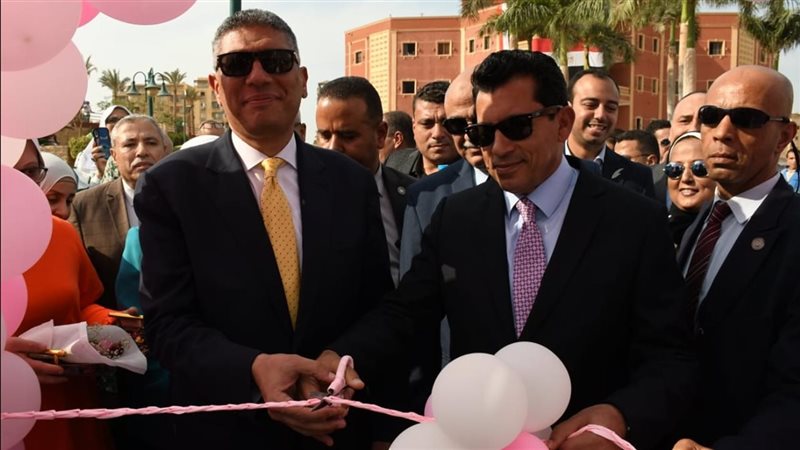 أشرف صبحي ومحافظ