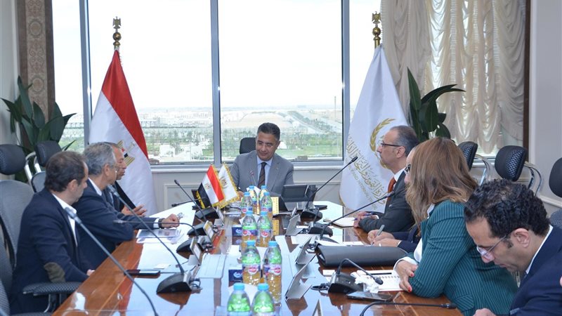 وزير التموين خلال