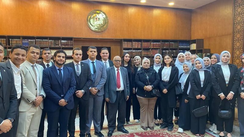 جامعة عين شمس، فيتو
