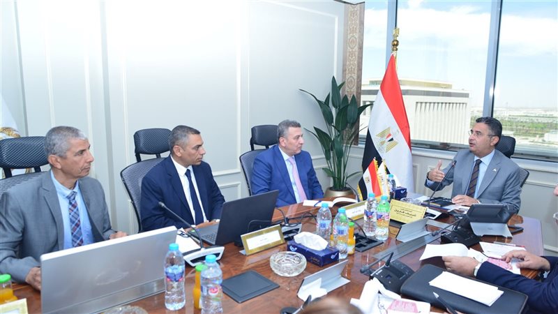 الدكتور شريف فاروق