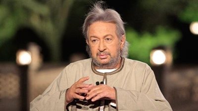 هنا عاش نور الشريف.. قصة العقار المنهار الذي شهد مولد الفنان الراحل بالسيدة زينب