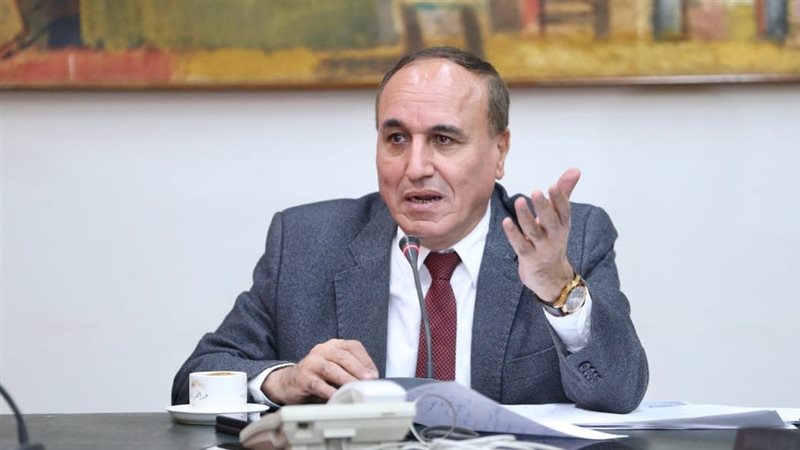 الكاتب الصحفي عبد