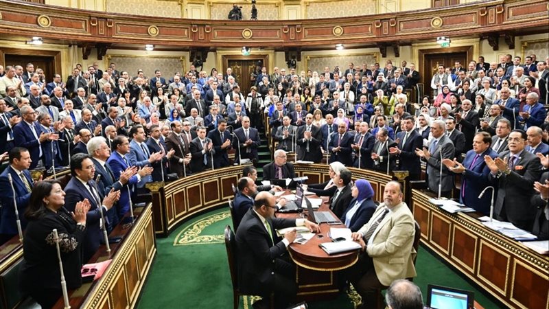 النواب يهنئ السيسي