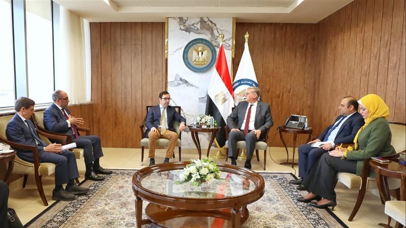 بدوي أثناء اللقاء،