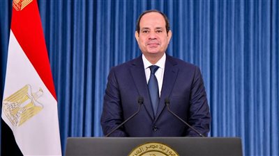 السيسي يشاهد فيلما تسجيليا عن جهود الدولة في توفير فرص العمل