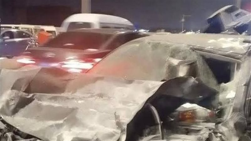 حادث تصادم أمام مول