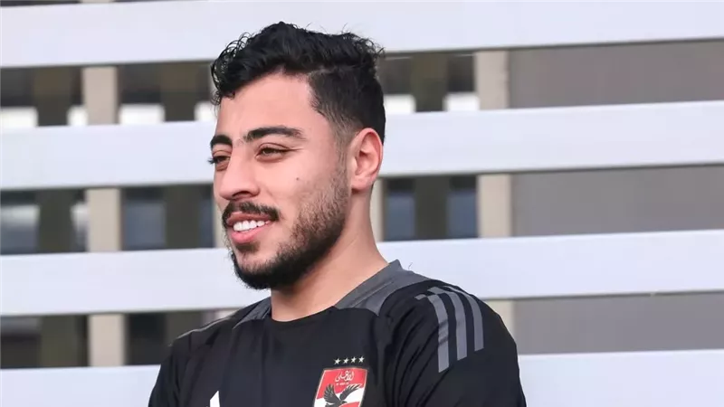 أكرم توفيق لاعب الأهلي