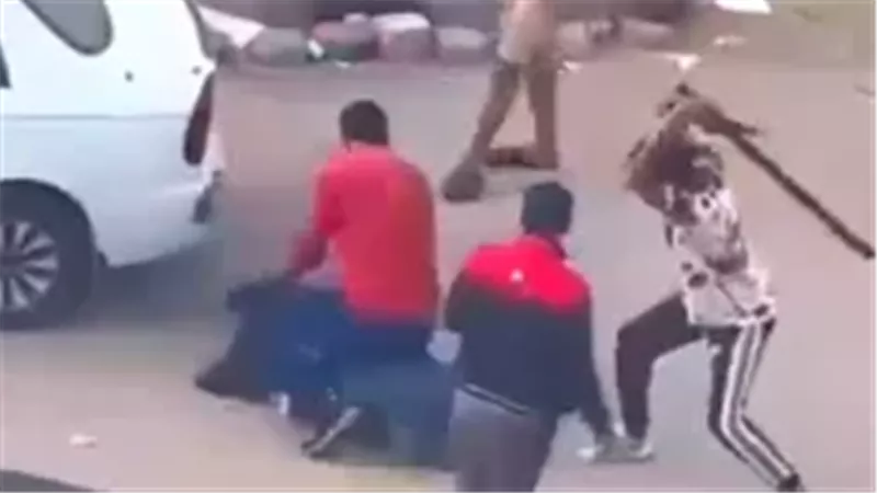 فيديو صادم يكشف سحل