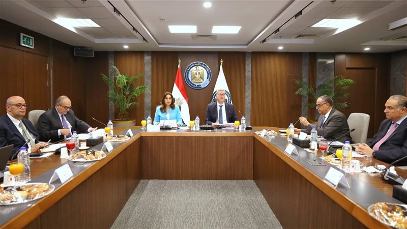 بدوي خلال الاجتماع،