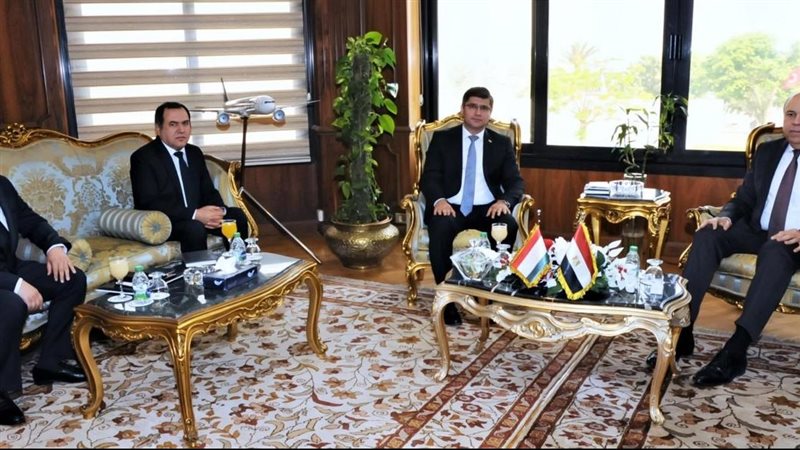 وزير الطيران المدني