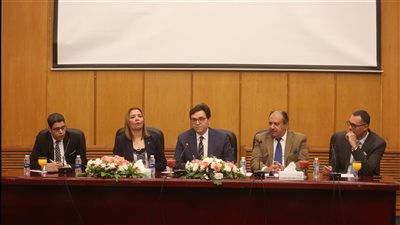 وزير الثقافة يجتمع بمجلس أكاديمية الفنون ويستعرض قرار الترشح لمنصب الرئيس 