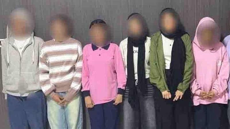 القبض على 8 فتيات