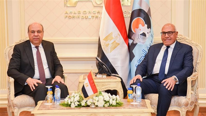 وزير الطيران عقب