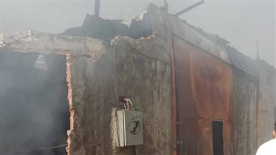 حريق داخل مصنع بلاستيك فى القليوبية