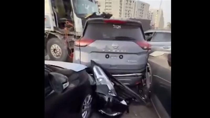 لحظة اصطدام شاحنة