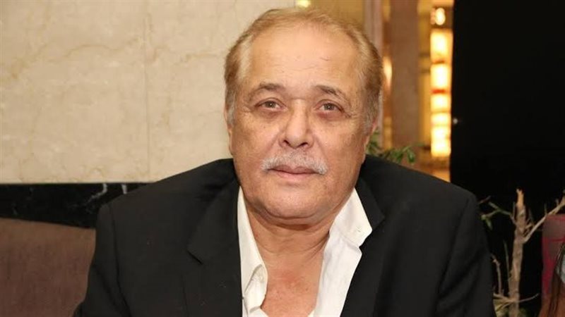 الفنان الراحل محمود