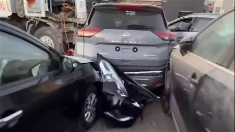 حادث تصادم تريلا