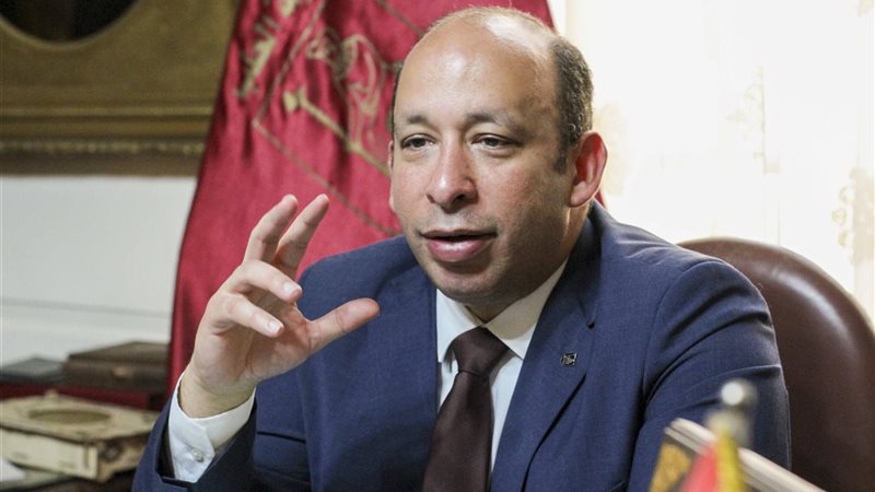 د. حسام صلاح عميد