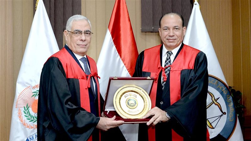 منح النائب العام