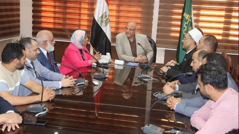 محافظ القليوبية يلتقي