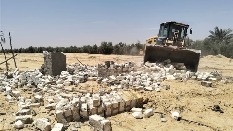 إزالة التعديات بالبحيرة