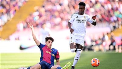 ريال مدريد يبحث عن تقليص الفارق أمام برشلونة بعد مرور 60 دقيقة (صور)