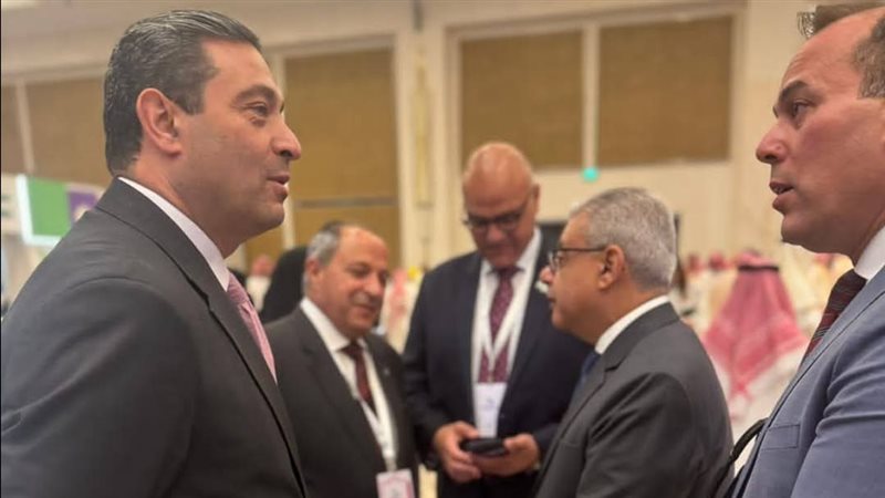 محافظ دمياط والسفير