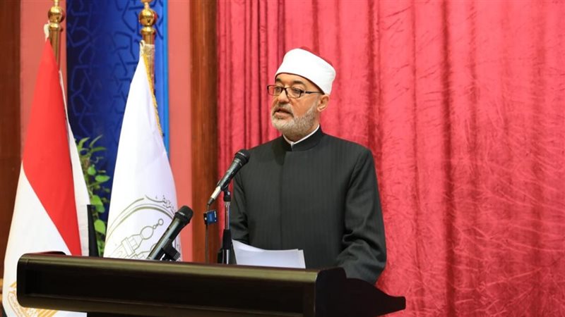 الدكتور نظير عياد،