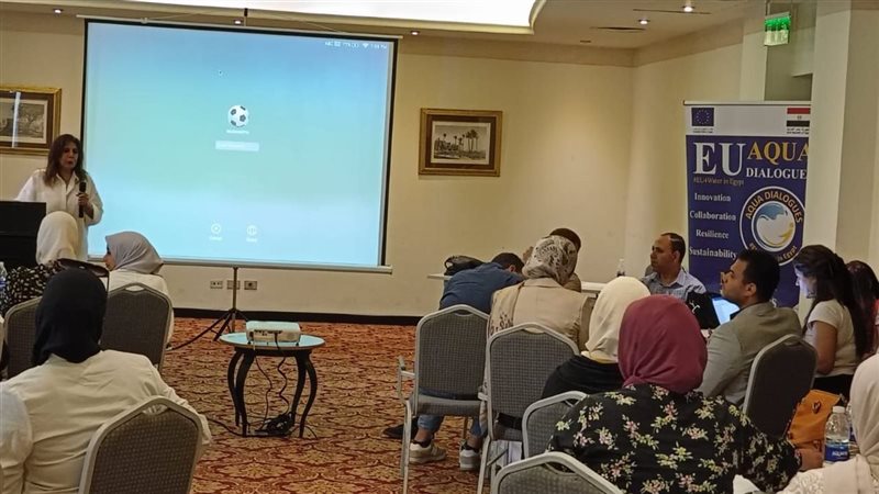 مائدة مستديرة ودورة