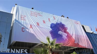  عمال مهرجان كان يتظاهرون أمام مقر حفل افتتاح الدورة 78 (فيديو)