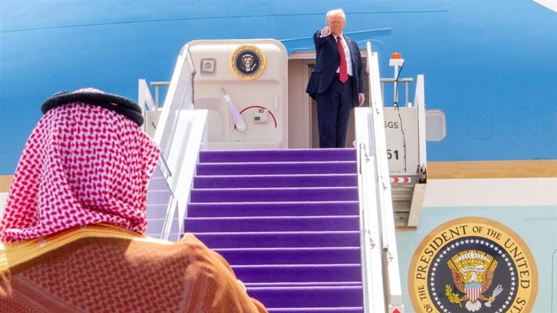 ترامب يغادرالسعودية،