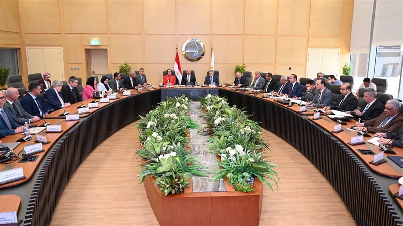 اجتماعا وزيرا الصناعة