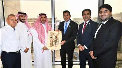 وزير الرياضة يلتقي رئيس الاتحاد الدولي للميني فوتبول