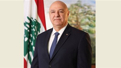 الرئيس اللبناني يصل القاهرة للقاء السيسي