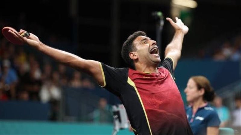 عمر عصر، فيتو