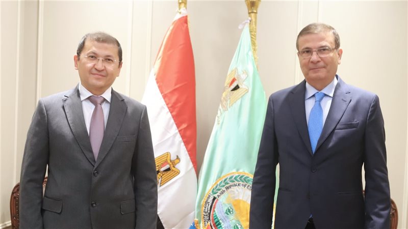 وزير الزراعة والسفير