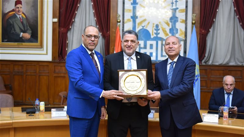 موظف بوزارة العمل