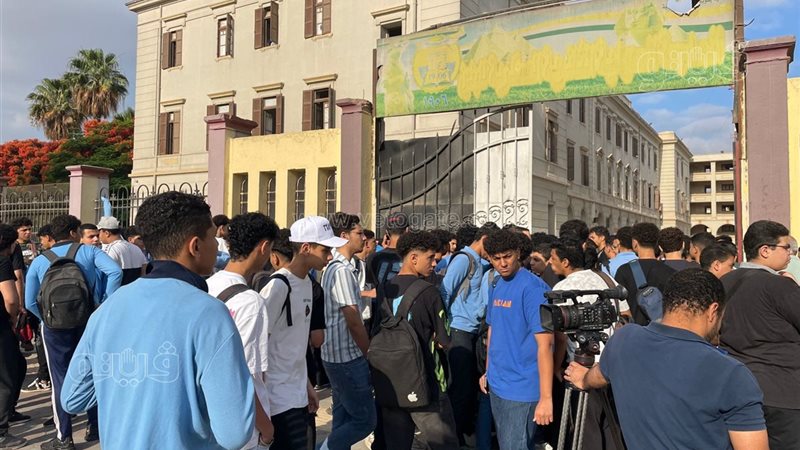 طلاب الصفين الأول
