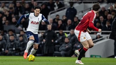 القنوات الناقلة للقاء توتنهام ومانشستر يونايتد في نهائي الدوري الأوروبي 2025