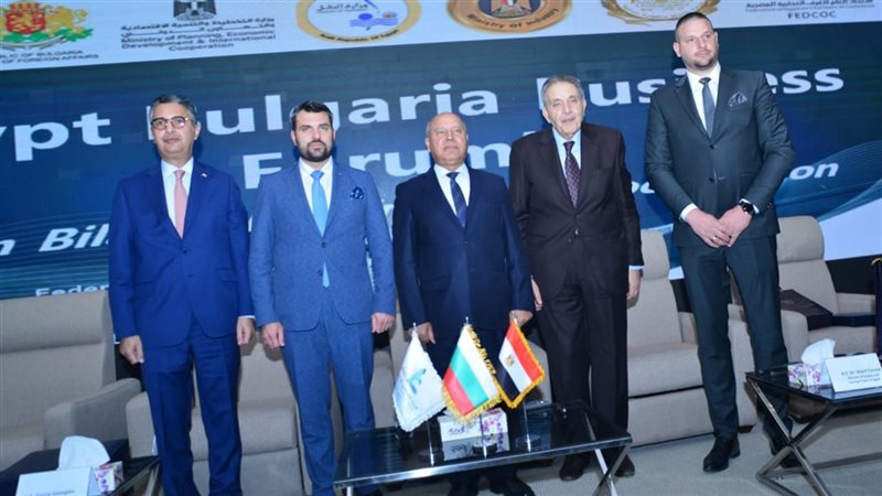 وزير التموين خلال