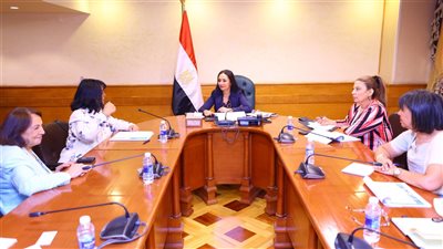 وزيرة التضامن تبحث دعم الصناعات الريفية وريادة الأعمال المجتمعية 