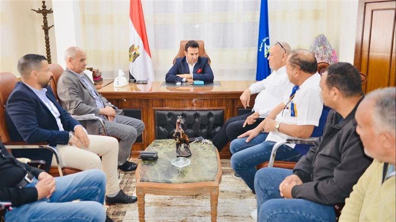 مدير الشباب يجتمع