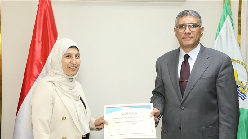 محافظ الجيزة يكرم