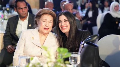  بعد مآسي عائلة نوال الدجوي.. لعنة المال تحاصر المشاهير والسياسيين.. الموت يتعهد بأسرة أوناسيس.. صراع الأبناء يسيطر على روبرت مردوخ.. والاغتيالات والفضائح من نصيب آل كيندي 